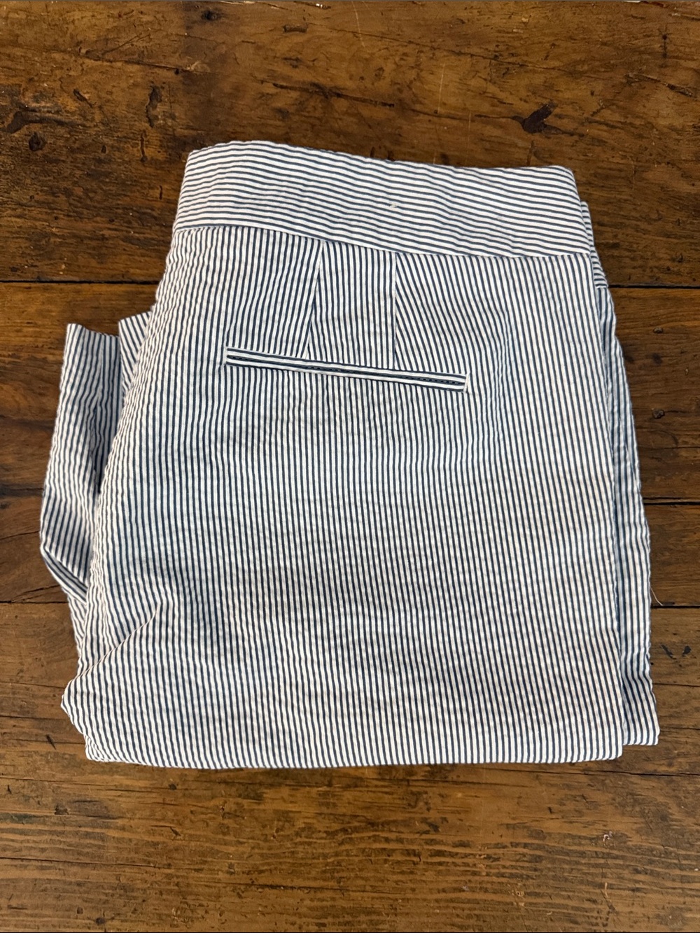 Ann Taylor Blue White Pinstripe Seersucker Bermuda Chino Shorts 11" Inseam Size
